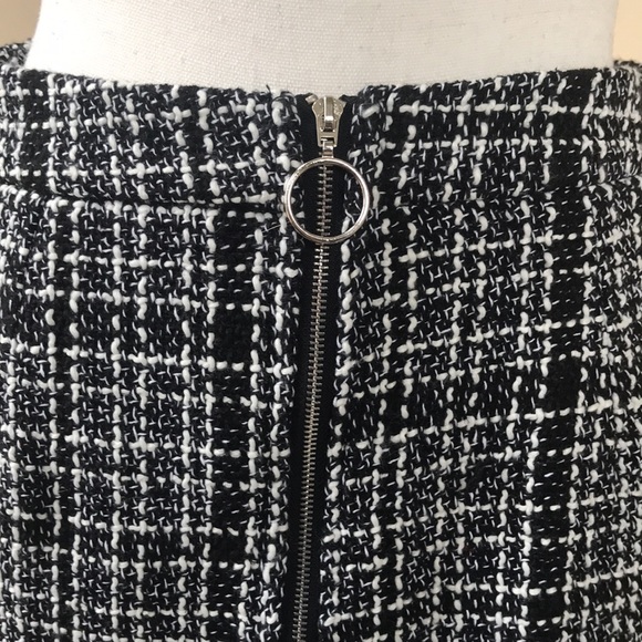 B&W Tweed Front Zip Skirt - Picture 4 of 11